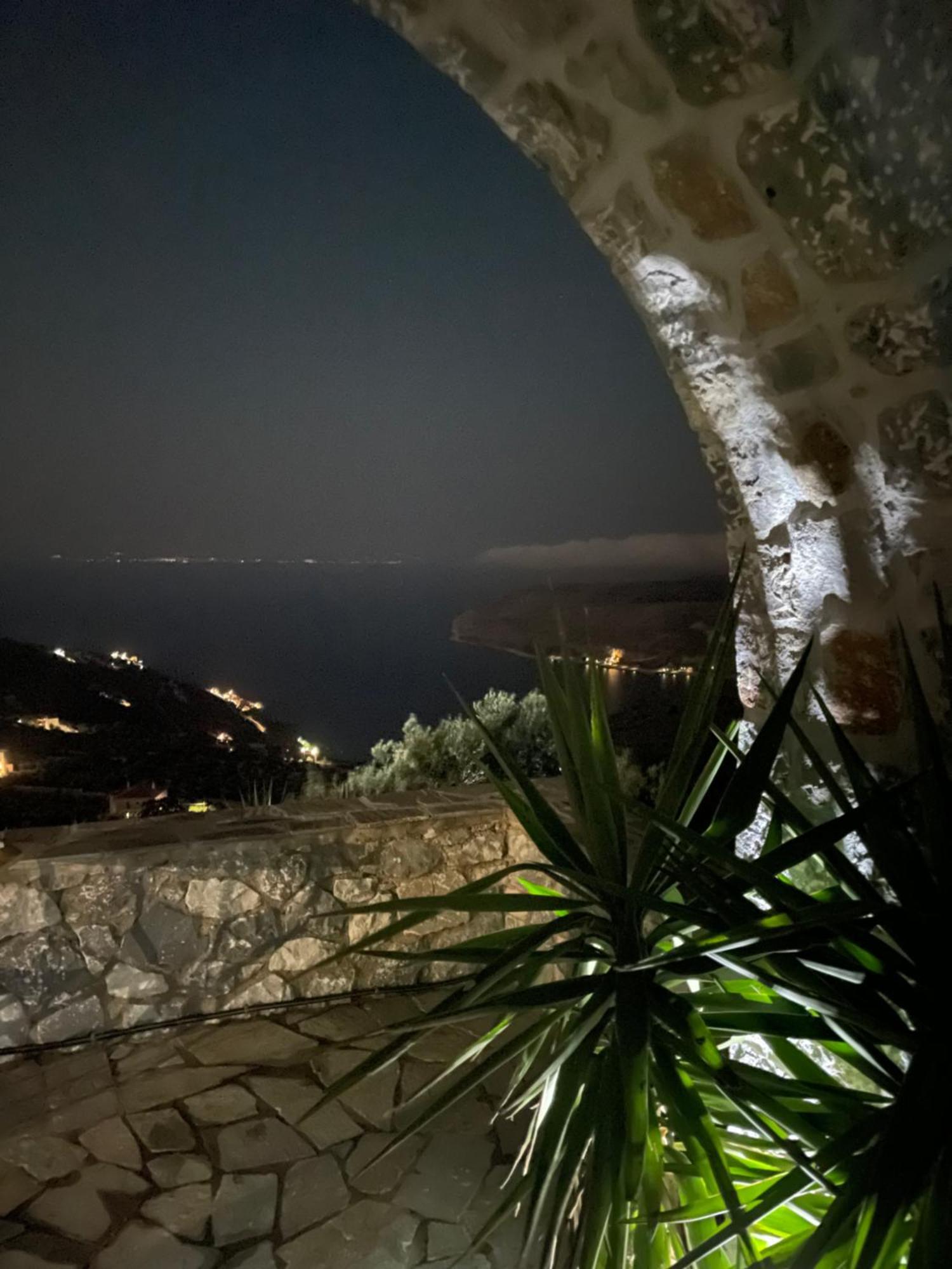 Πύργος Παραδοσιακός Με Μαγευτική Θέα - Villa Traditional Tower With Amazing Sea View アレオポリ エクステリア 写真